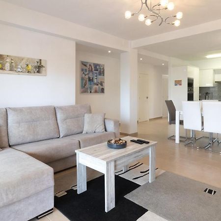 Modern 2 Bedroom Apartment 100 M From The Beach 哈维亚 外观 照片