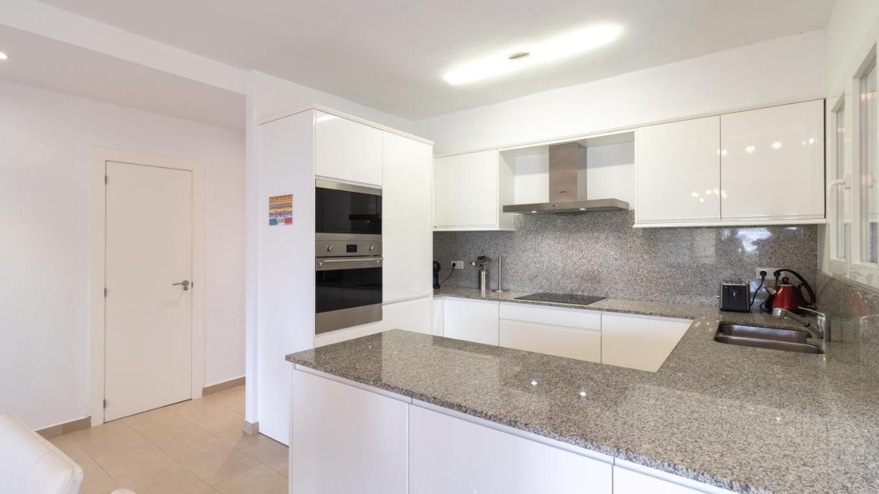 Modern 2 Bedroom Apartment 100 M From The Beach 哈维亚 外观 照片