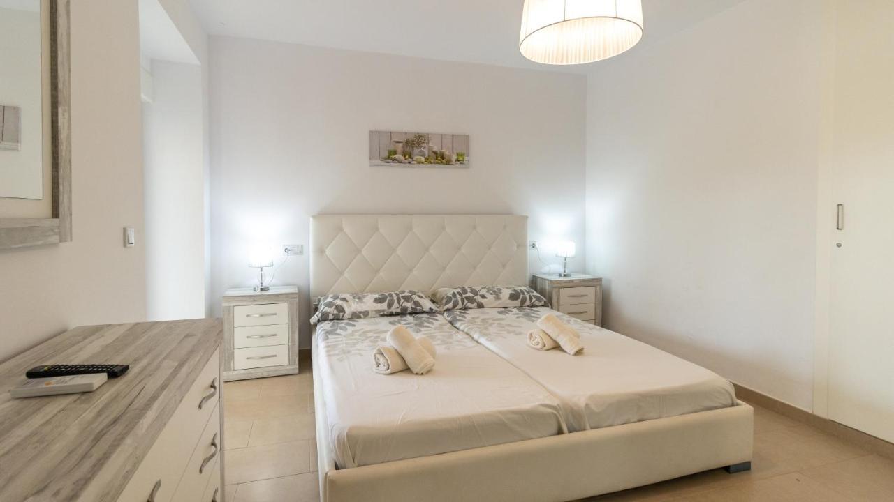 Modern 2 Bedroom Apartment 100 M From The Beach 哈维亚 外观 照片