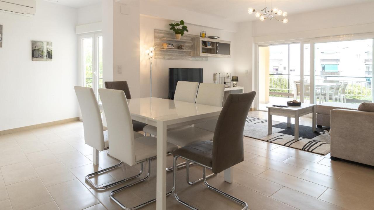 Modern 2 Bedroom Apartment 100 M From The Beach 哈维亚 外观 照片
