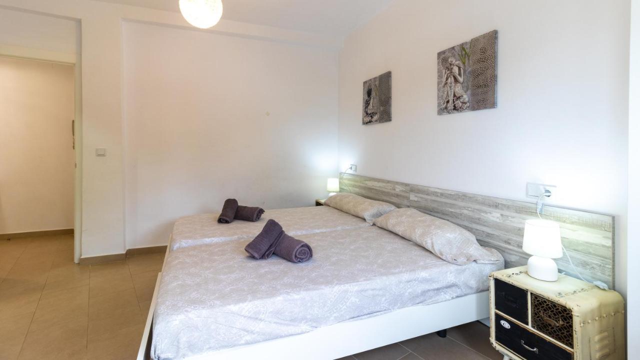 Modern 2 Bedroom Apartment 100 M From The Beach 哈维亚 外观 照片